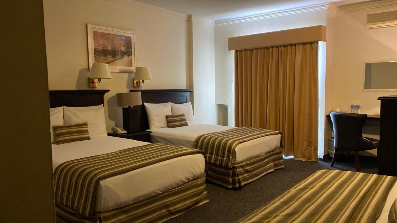 Hotel Zafra Torreón Екстериор снимка