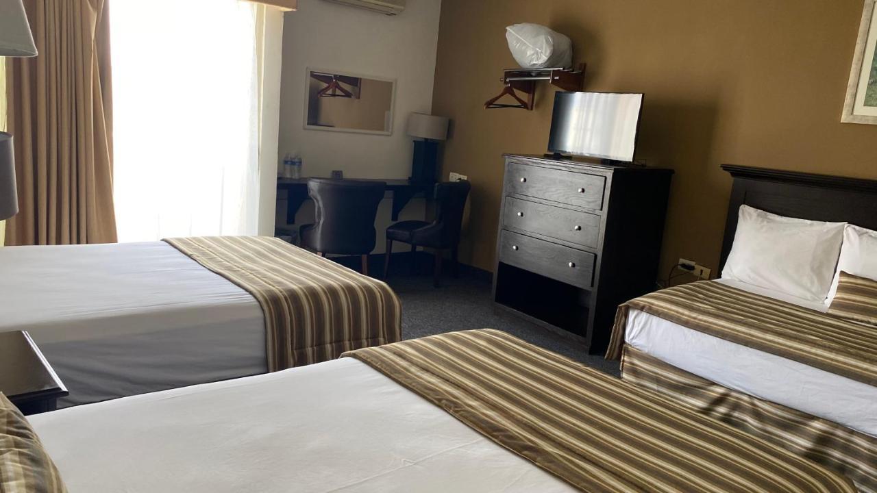 Hotel Zafra Torreón Екстериор снимка