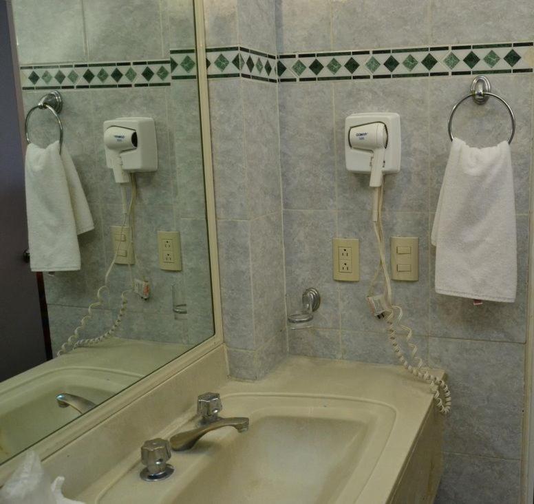 Hotel Zafra Torreón Екстериор снимка